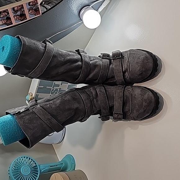 Grey zip up boots Women's 10. - Picture 5 of 6